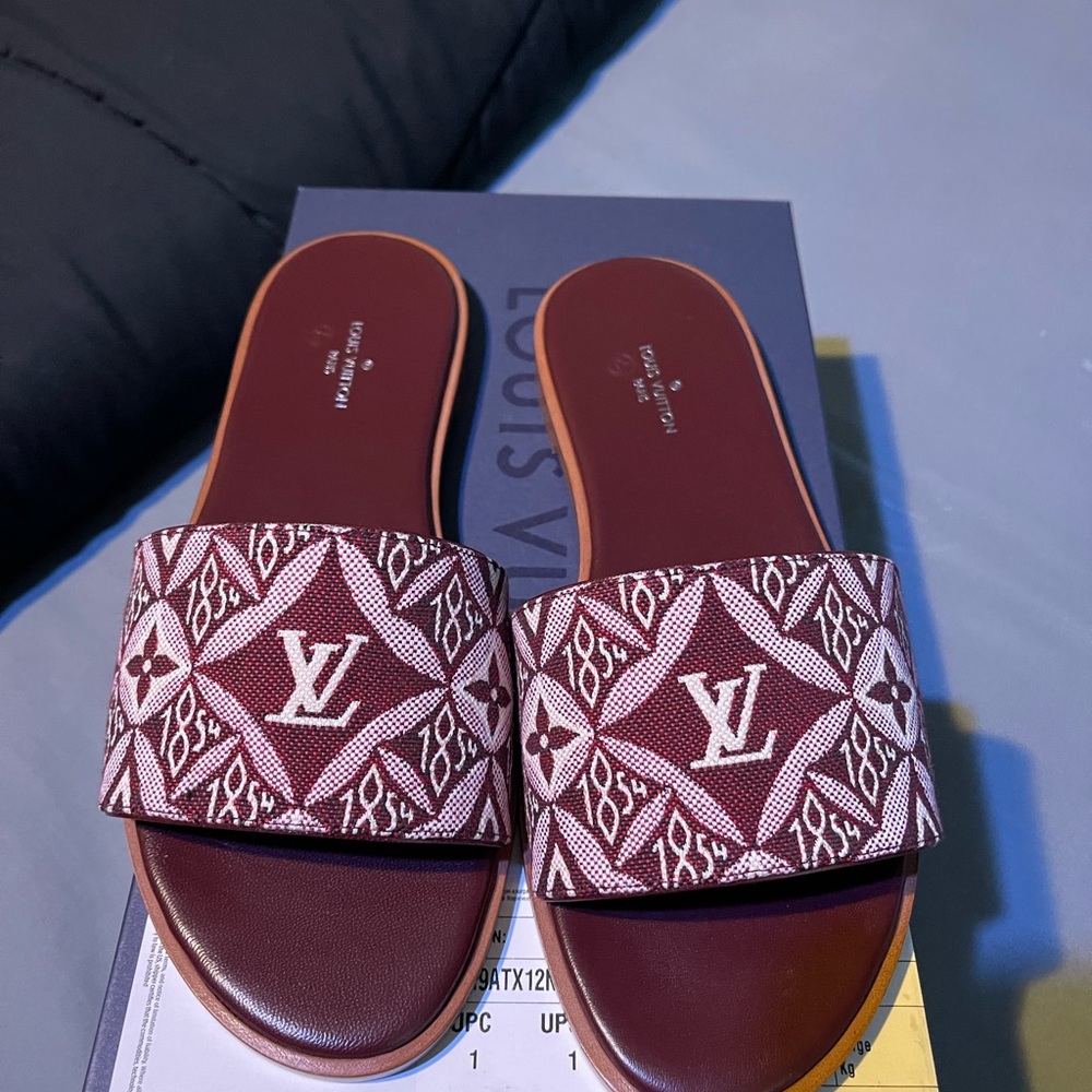Louis Vuitton lock it sandal 1854